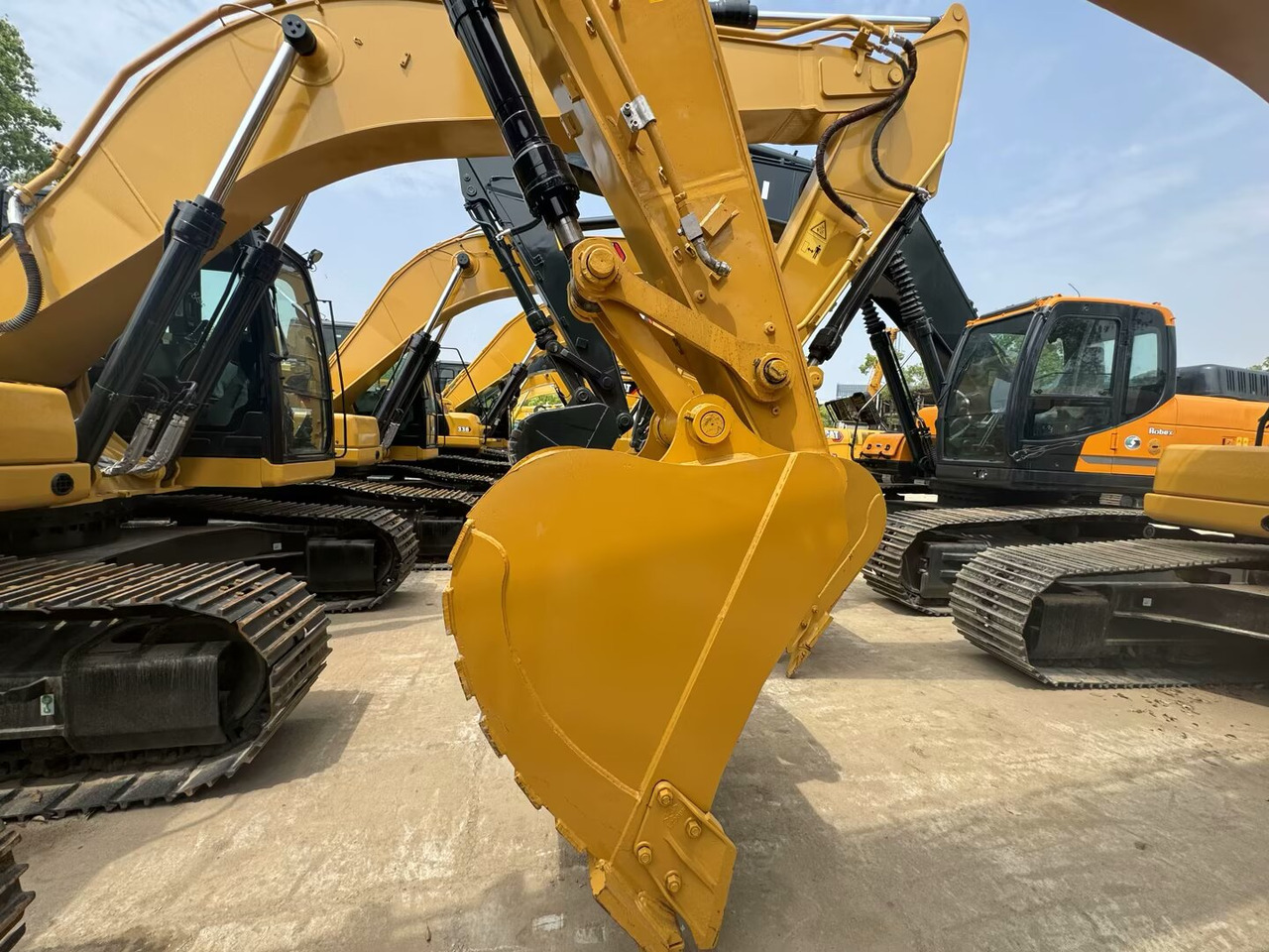 CATERPILLAR 323 GC CAT 323GC 336D2L 349D2L - Pelle sur chenille: photos 3 CATERPILLAR 323 GC CAT 323GC 336D2L 349D2L - Pelle sur chenille: photos 3