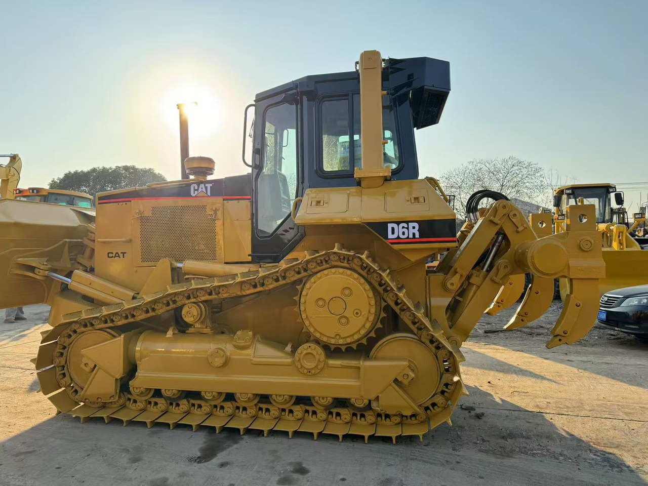 CATERPILLAR D6R CAT D 6 R D6G D7G - Bulldozer: photos 3 CATERPILLAR D6R CAT D 6 R D6G D7G - Bulldozer: photos 3