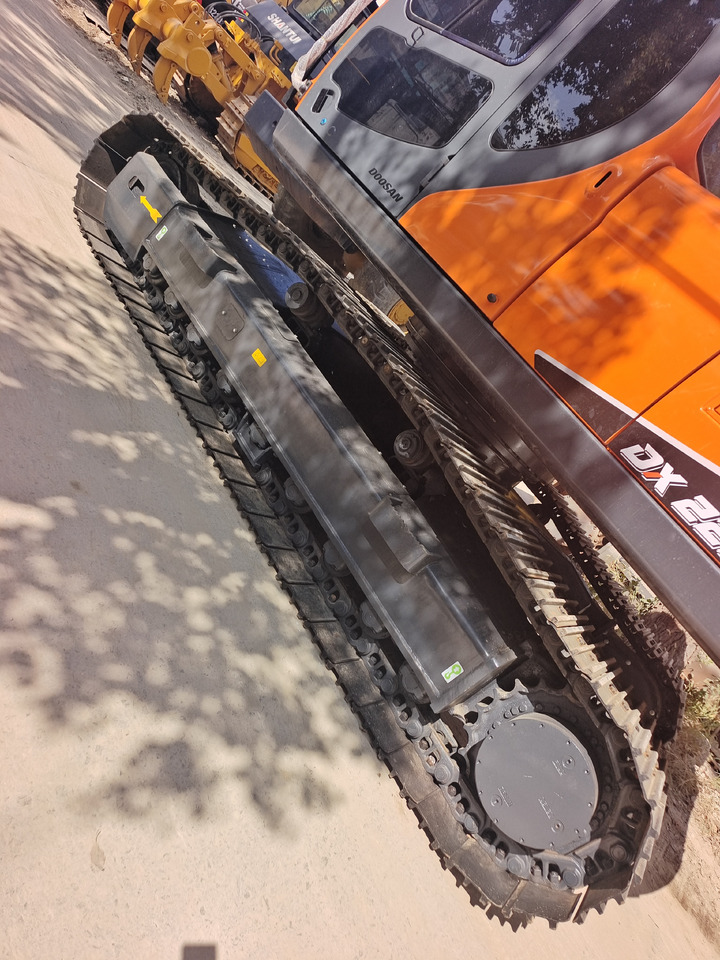 DOOSAN DX 225 LCA - Pelle sur chenille: photos 2 DOOSAN DX 225 LCA - Pelle sur chenille: photos 2