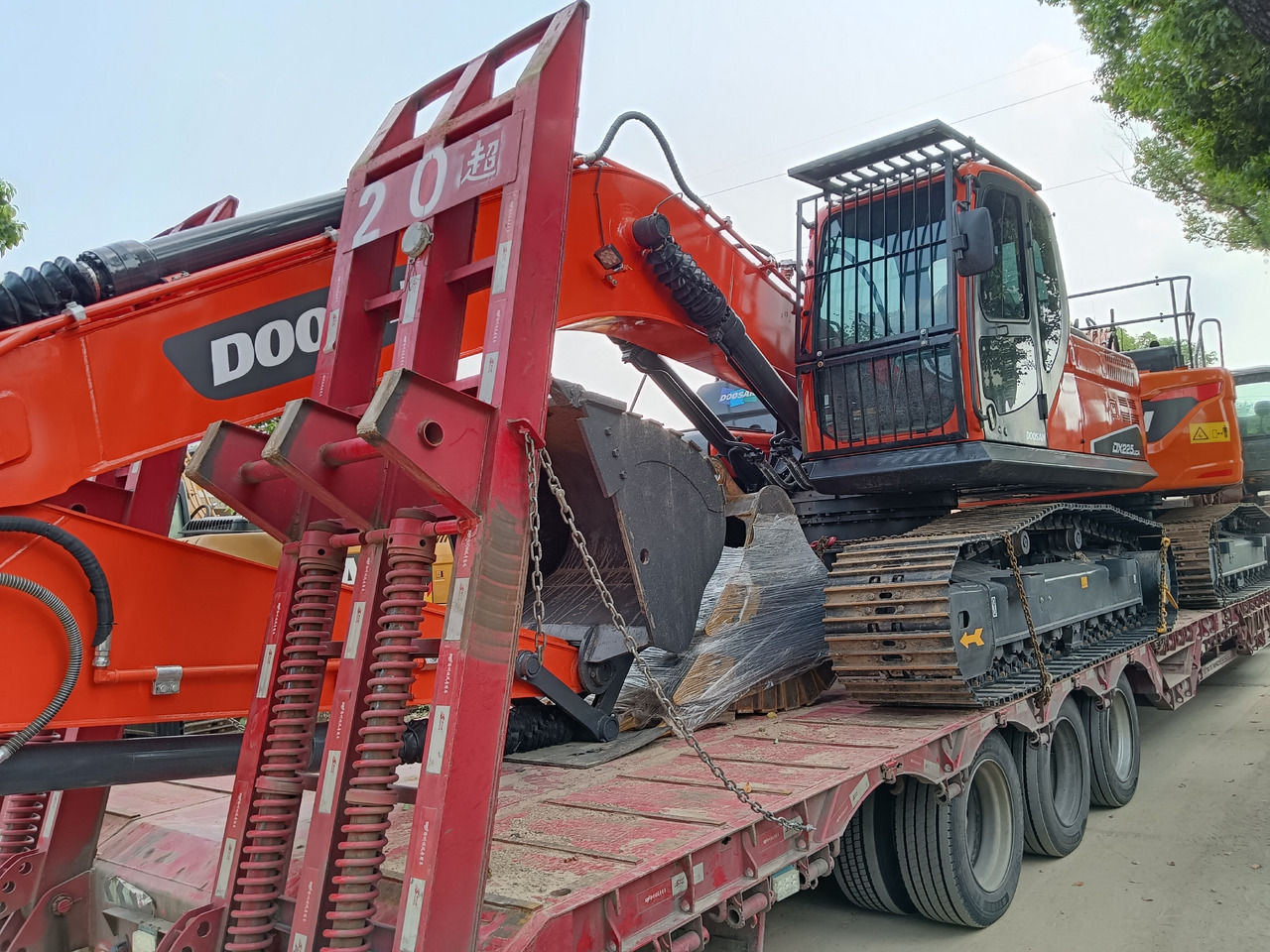 DOOSAN DX225 LC-9C LCA - Pelle sur chenille: photos 2 DOOSAN DX225 LC-9C LCA - Pelle sur chenille: photos 2