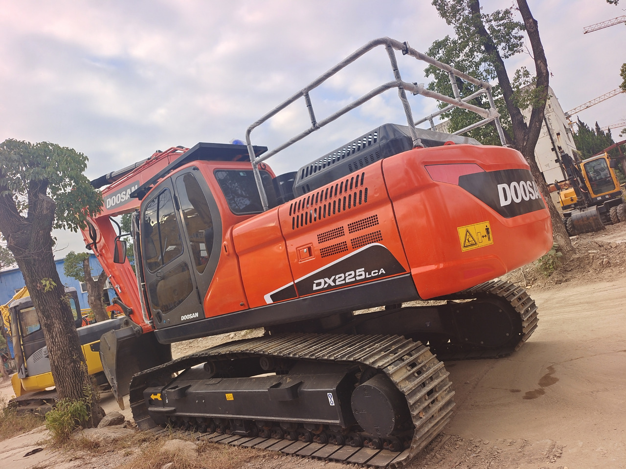 DOOSAN DX225LCA DX 225 LC - 9C - Pelle sur chenille: photos 1 DOOSAN DX225LCA DX 225 LC - 9C - Pelle sur chenille: photos 1