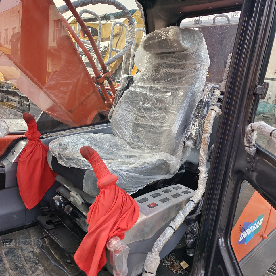 DOOSAN DX300 DX300LC-9C DX300LCA DX340 DX225 - Pelle sur chenille: photos 4 DOOSAN DX300 DX300LC-9C DX300LCA DX340 DX225 - Pelle sur chenille: photos 4
