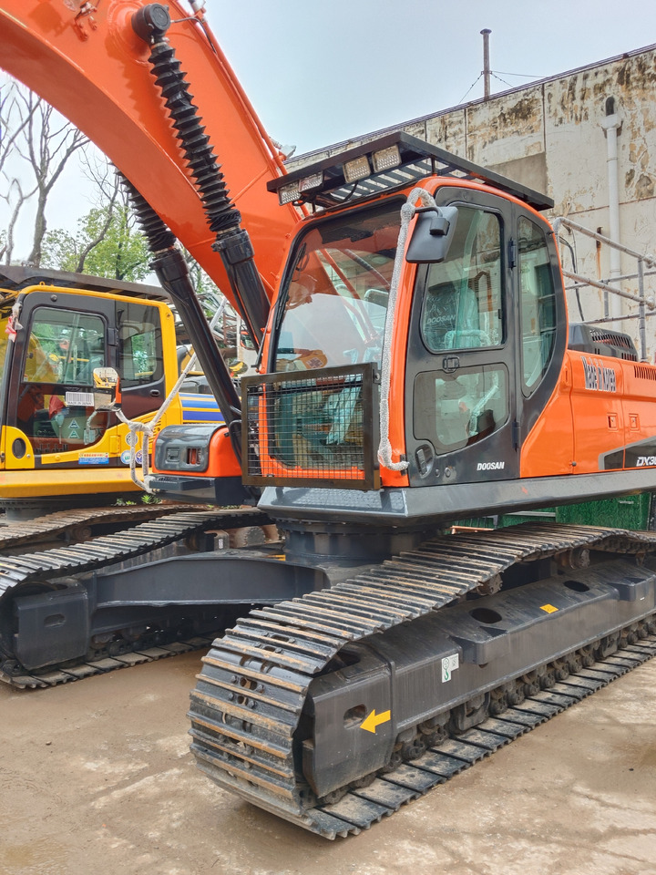 DOOSAN DX300 LCA DX 300 LC - 9C - Pelle sur chenille: photos 4 DOOSAN DX300 LCA DX 300 LC - 9C - Pelle sur chenille: photos 4