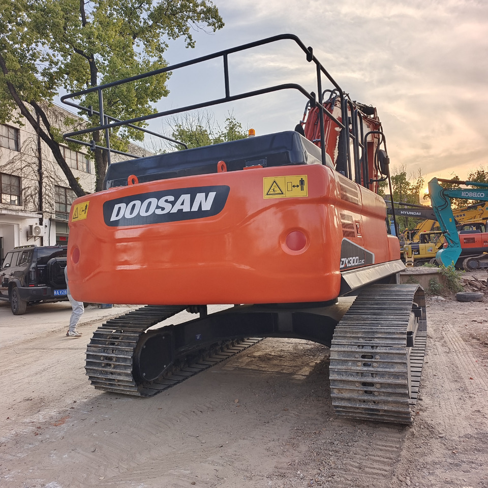 DOOSAN DX300LC-9C - Pelle sur chenille: photos 5 DOOSAN DX300LC-9C - Pelle sur chenille: photos 5