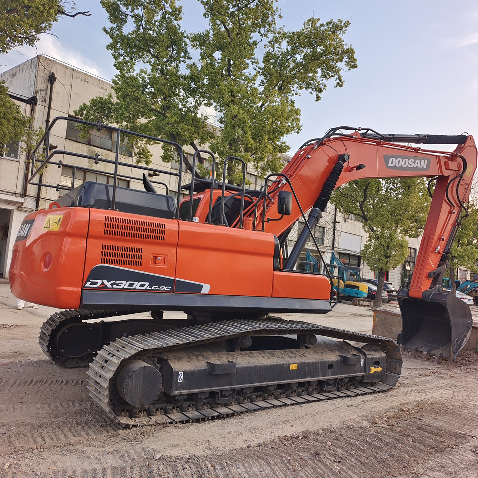 DOOSAN DX300LC-9C DX300LCA - Pelle sur chenille: photos 1 DOOSAN DX300LC-9C DX300LCA - Pelle sur chenille: photos 1