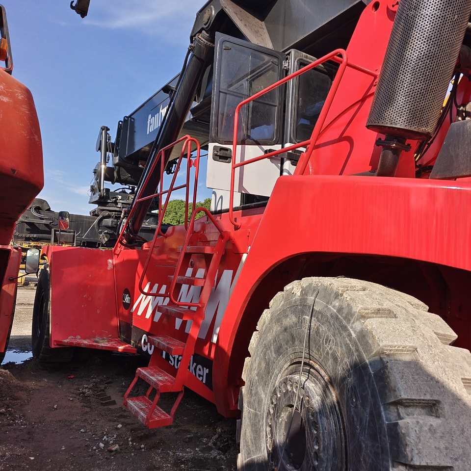 FANTUZZI CS45KMHD 45 TON - Reach stacker: photos 2 FANTUZZI CS45KMHD 45 TON - Reach stacker: photos 2