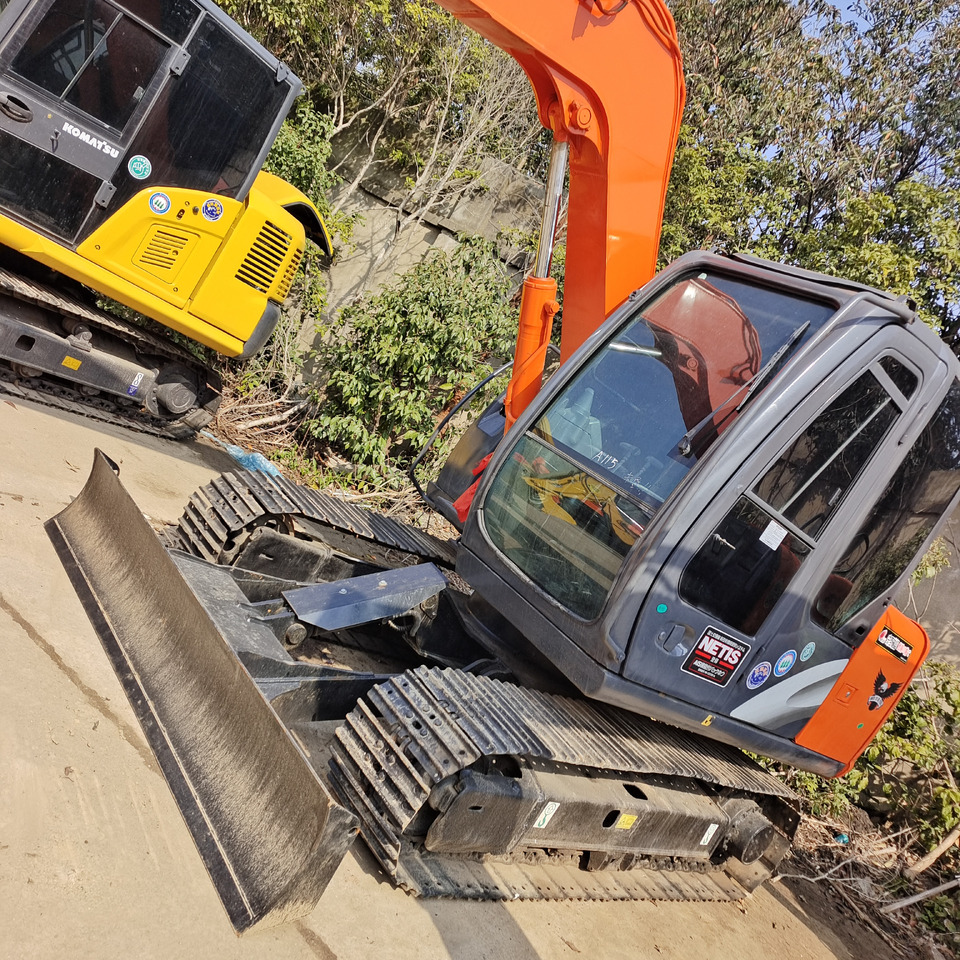 HITACHI ZX70 ZX120 ZX200 - Pelle sur chenille: photos 3 HITACHI ZX70 ZX120 ZX200 - Pelle sur chenille: photos 3