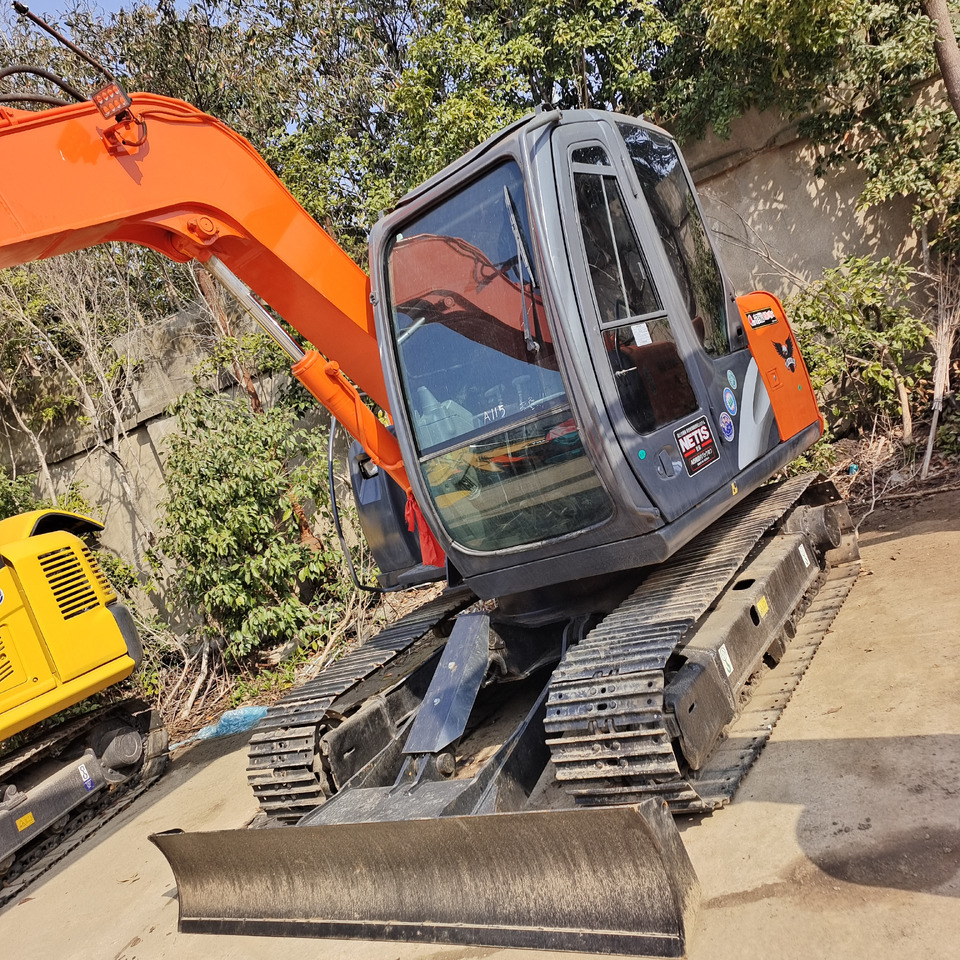 HITACHI ZX70 ZX120 ZX200 - Pelle sur chenille: photos 1 HITACHI ZX70 ZX120 ZX200 - Pelle sur chenille: photos 1