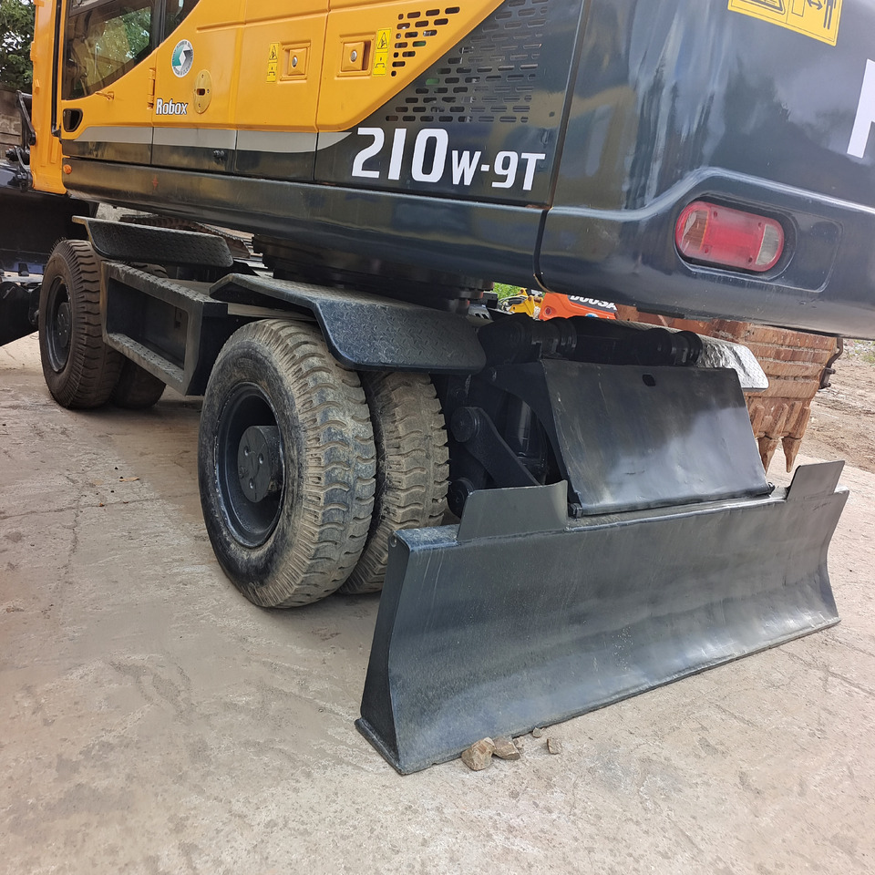 HYUNDAI ROBEX 210W - 9T 210W-9 - Pelle sur pneus: photos 5 HYUNDAI ROBEX 210W - 9T 210W-9 - Pelle sur pneus: photos 5