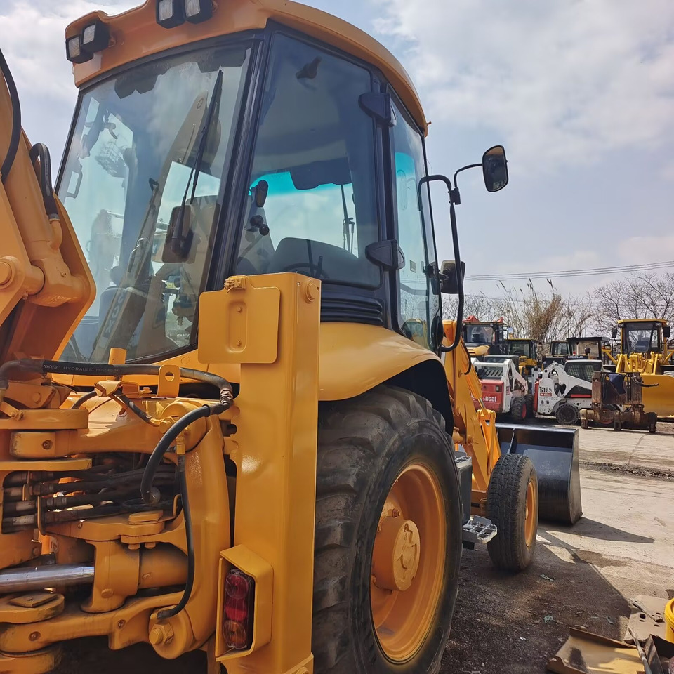 JCB 3CX ORIGINAL MADE IN UK - Tractopelle: photos 2 JCB 3CX ORIGINAL MADE IN UK - Tractopelle: photos 2