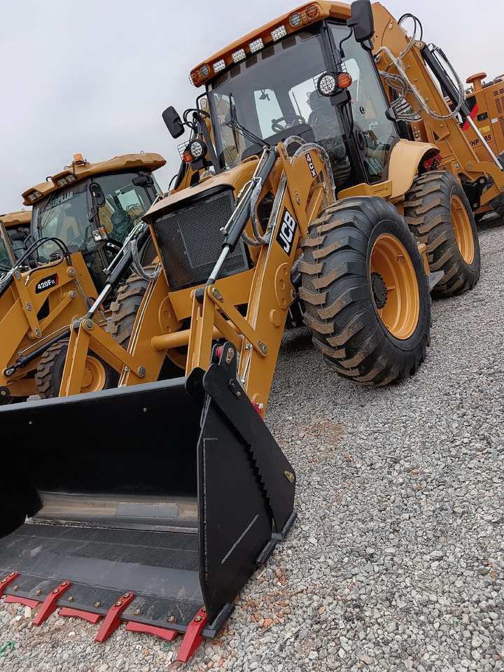 JCB 4CX - Tractopelle: photos 4 JCB 4CX - Tractopelle: photos 4