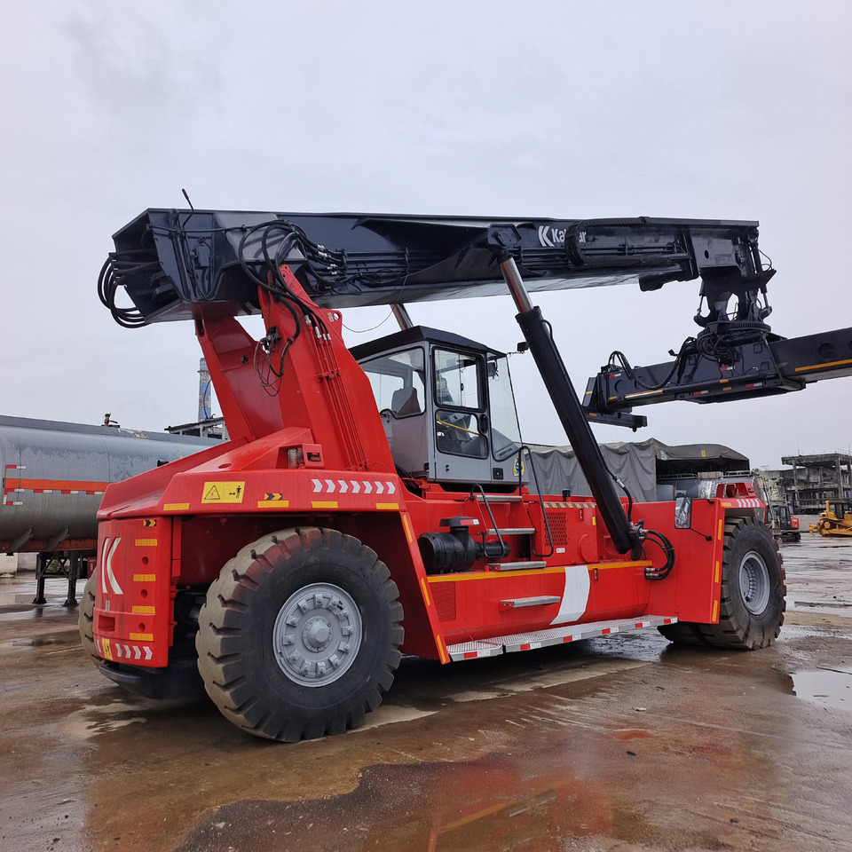 KALMAR DRF450 - Reach stacker: photos 5 KALMAR DRF450 - Reach stacker: photos 5