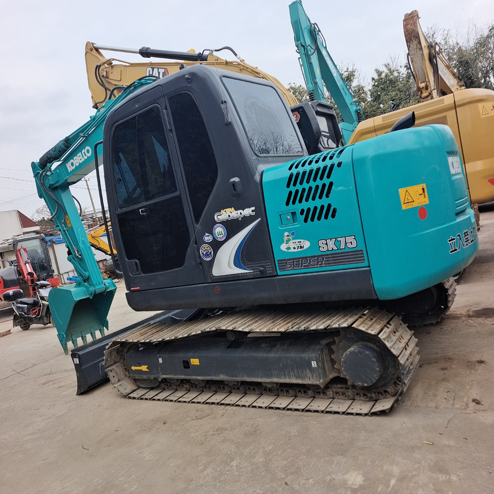 KOBELCO SK 75 - Mini pelle: photos 5 KOBELCO SK 75 - Mini pelle: photos 5