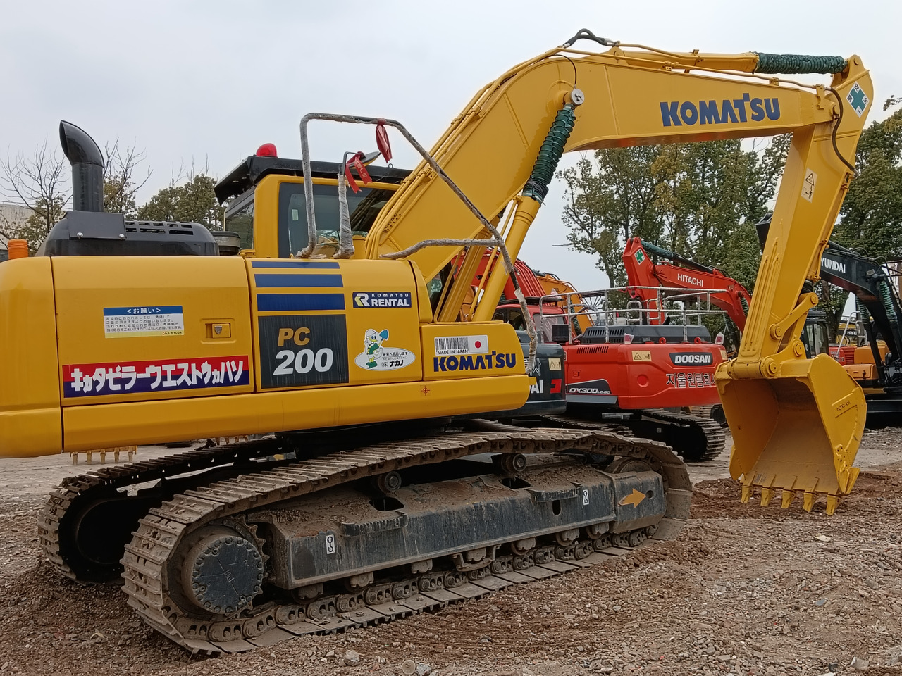KOMATSU PC200-8N1 - Pelle sur chenille: photos 1 KOMATSU PC200-8N1 - Pelle sur chenille: photos 1