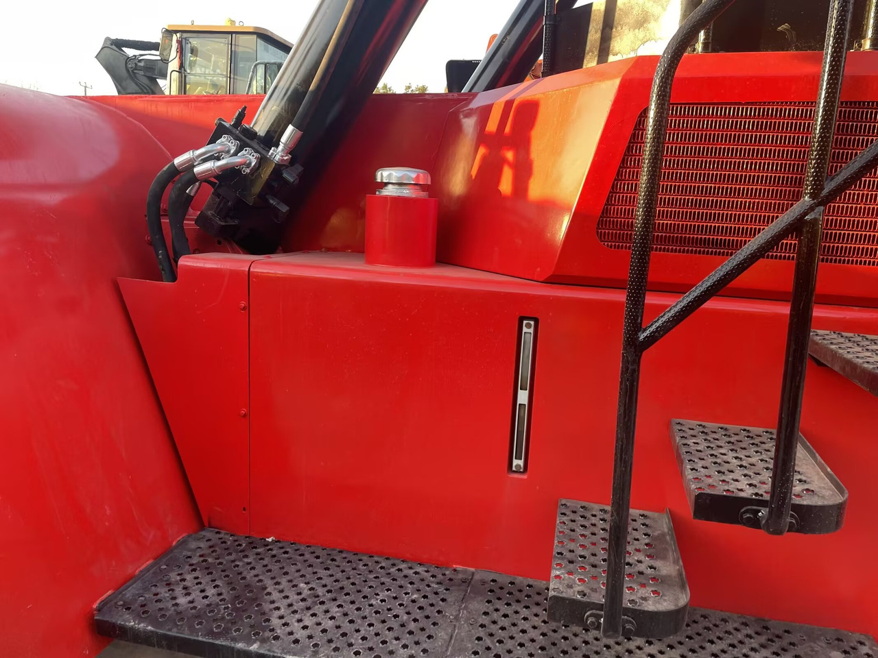 SANY SRSC45C30 45 TON CAPACITY - Reach stacker: photos 4 SANY SRSC45C30 45 TON CAPACITY - Reach stacker: photos 4