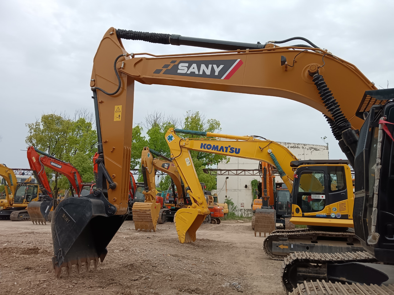 SANY SY235H - Pelle sur chenille: photos 2 SANY SY235H - Pelle sur chenille: photos 2