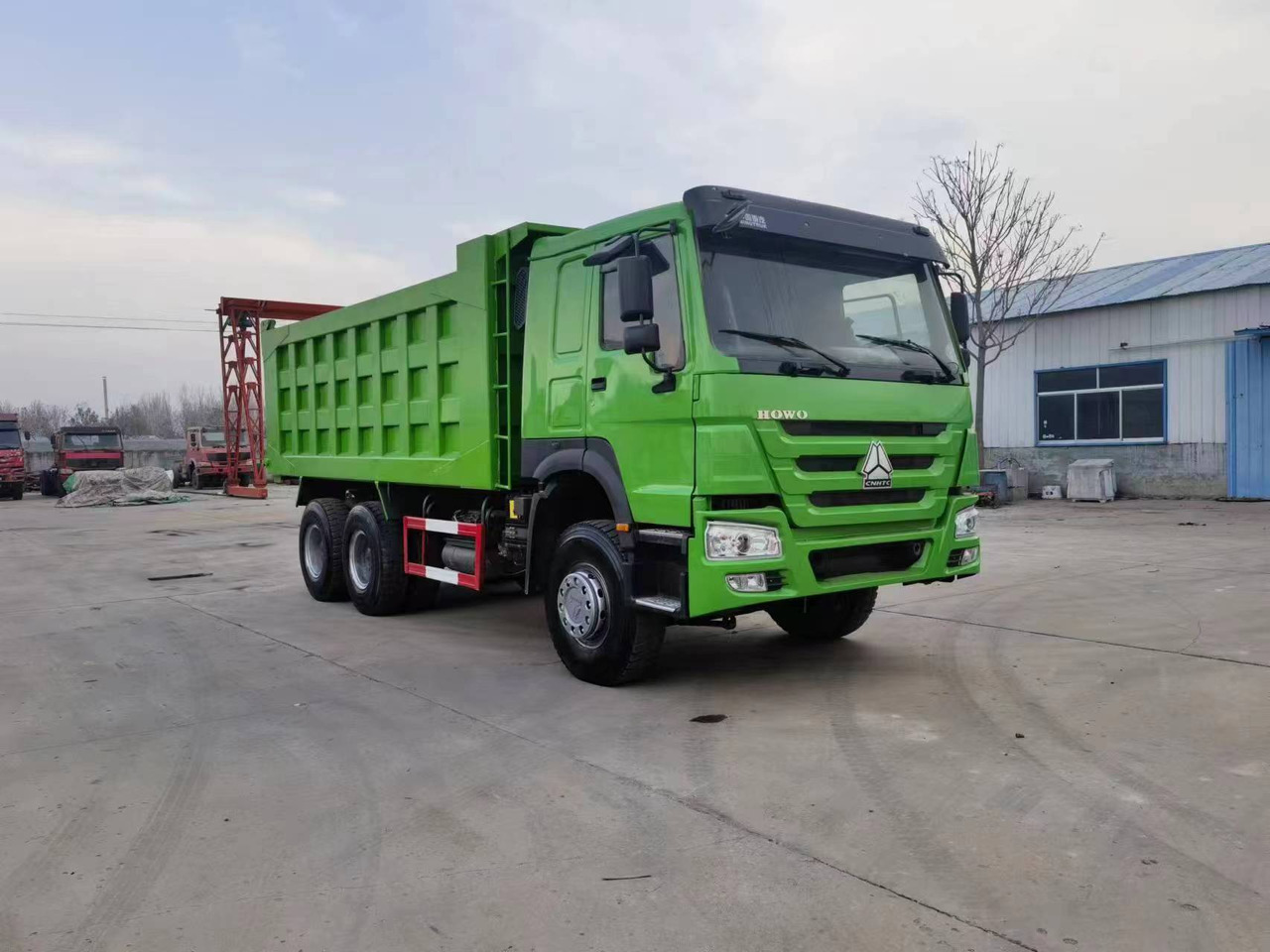 SINOTRUK HOWO DUMP TRUCK - Camion benne: photos 3 SINOTRUK HOWO DUMP TRUCK - Camion benne: photos 3