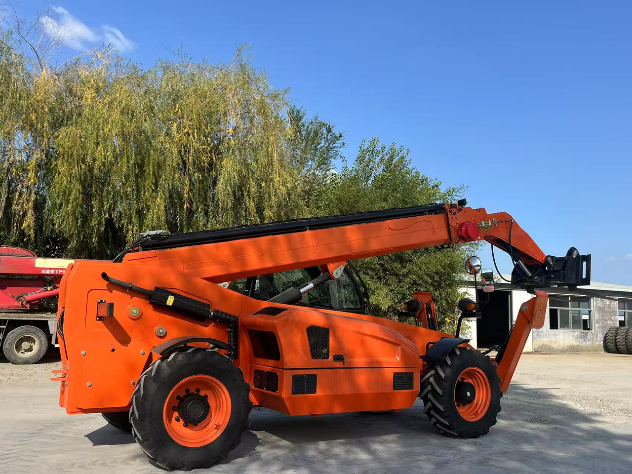 XCMG 17.5 METER TELEHANDLER BRAND NEW - Chariot télescopique: photos 2 XCMG 17.5 METER TELEHANDLER BRAND NEW - Chariot télescopique: photos 2