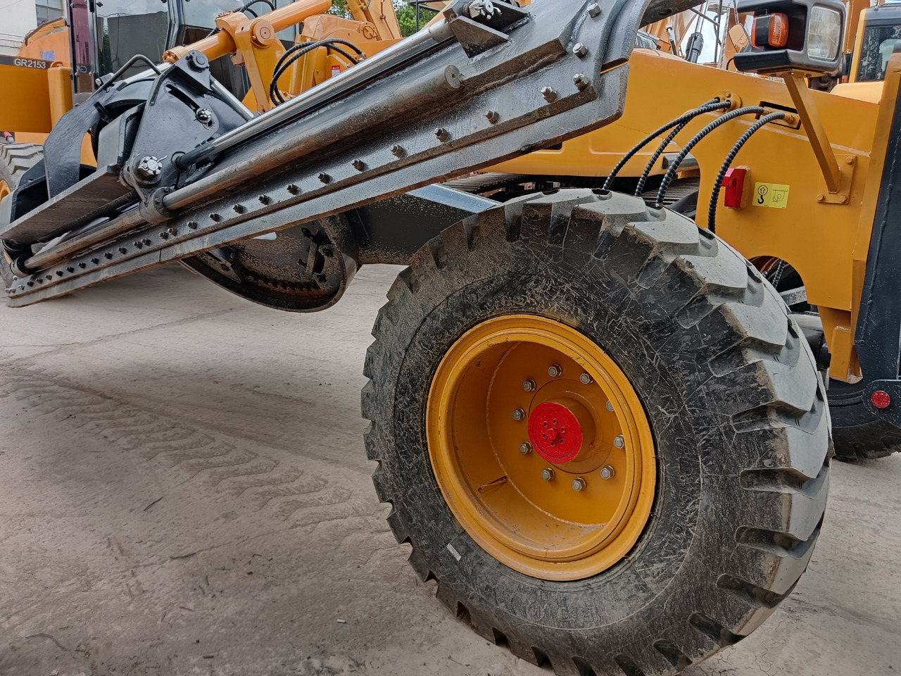 XCMG GR2153 WITH RIPPER AND TWO BLADES - Niveleuse: photos 3 XCMG GR2153 WITH RIPPER AND TWO BLADES - Niveleuse: photos 3