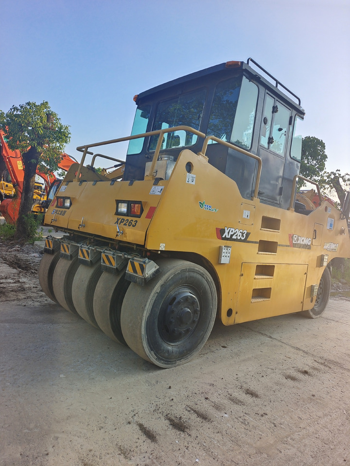 XCMG XP263 - Compacteur à pneus: photos 4 XCMG XP263 - Compacteur à pneus: photos 4