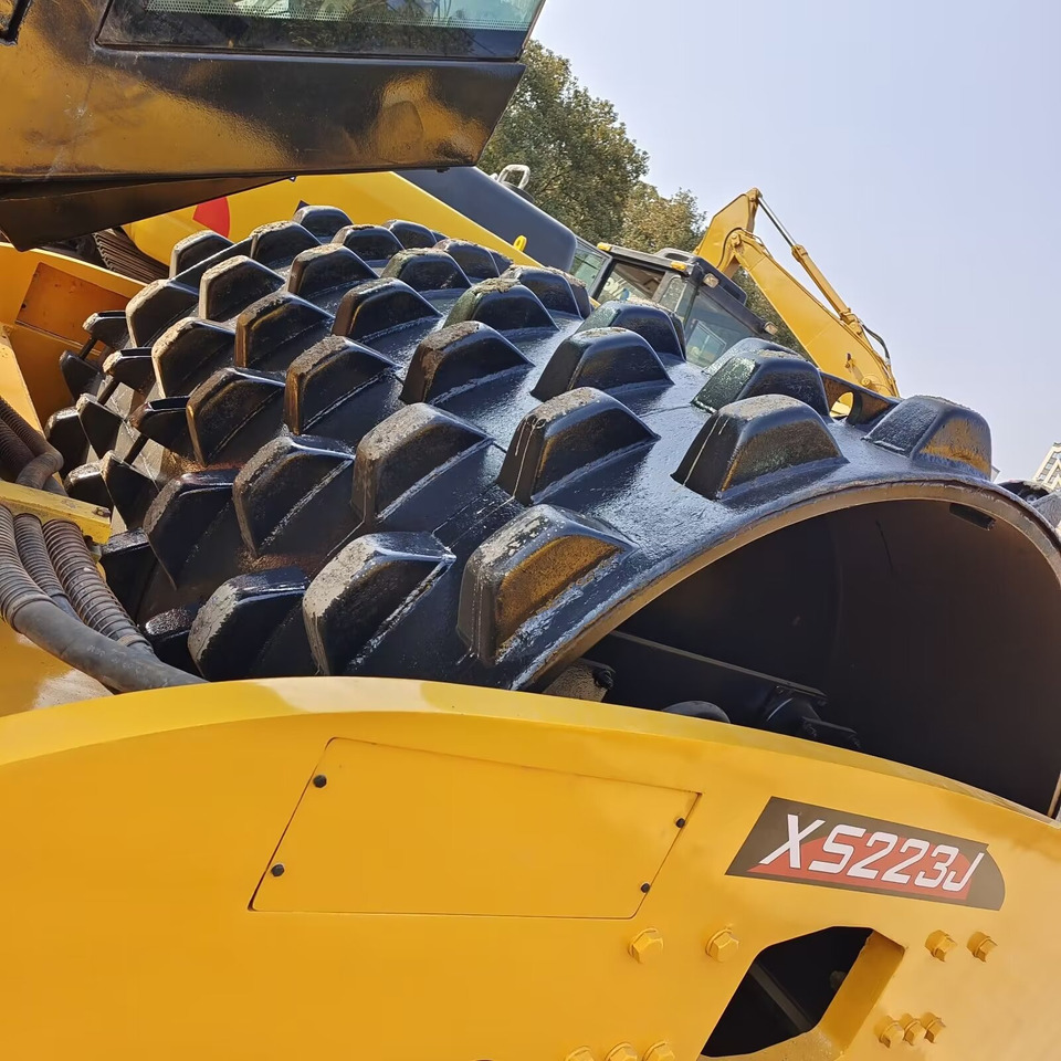 XCMG XS 223J WITH SHEEPFOOT PAD - Rouleau compresseur: photos 5 XCMG XS 223J WITH SHEEPFOOT PAD - Rouleau compresseur: photos 5