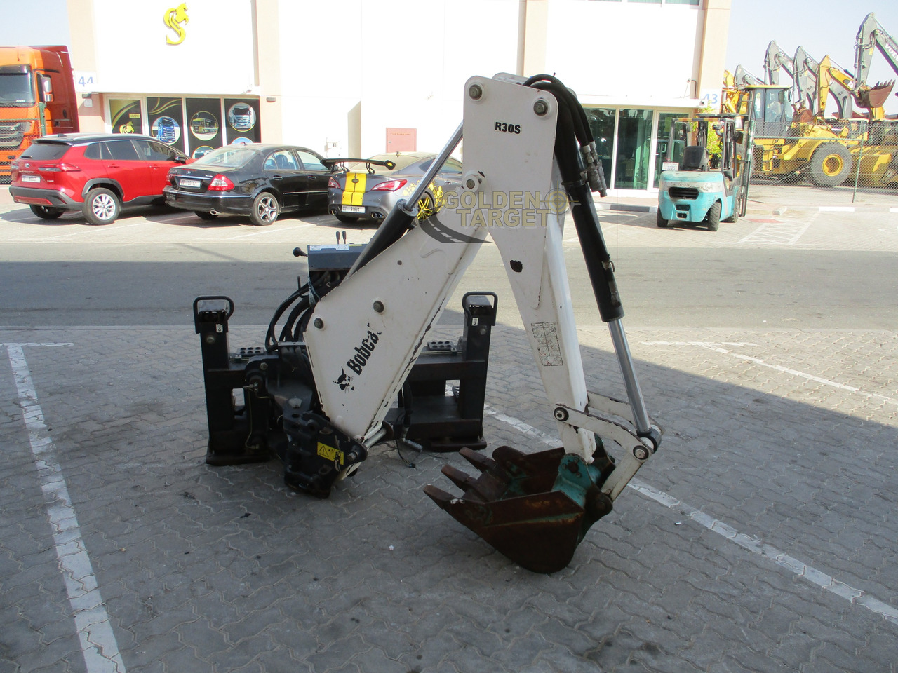 BOBCAT Skid Steer R30S Backhoe Attachment - Godet pour chargeur pour Mini chargeuse: photos 1 BOBCAT Skid Steer R30S Backhoe Attachment - Godet pour chargeur pour Mini chargeuse: photos 1