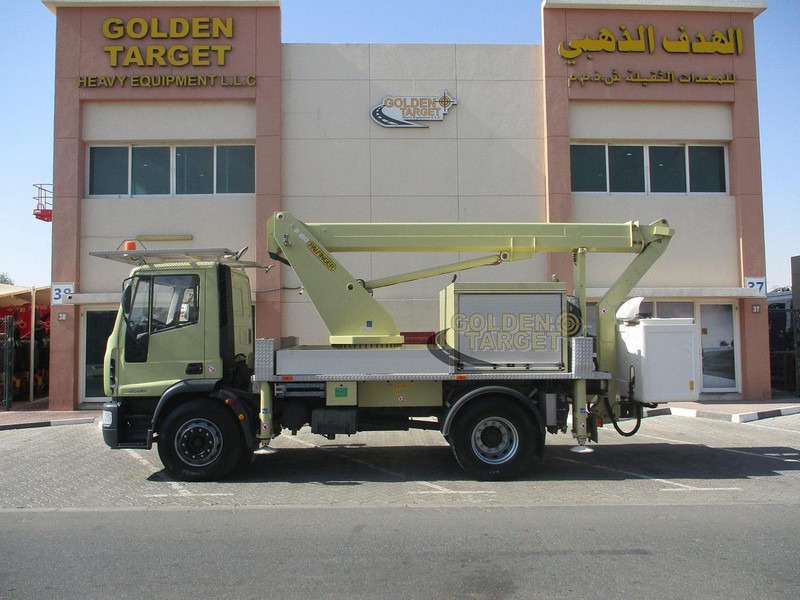 Iveco Euro Cargo 180E28 - Nacelle: photos 5 Iveco Euro Cargo 180E28 - Nacelle: photos 5