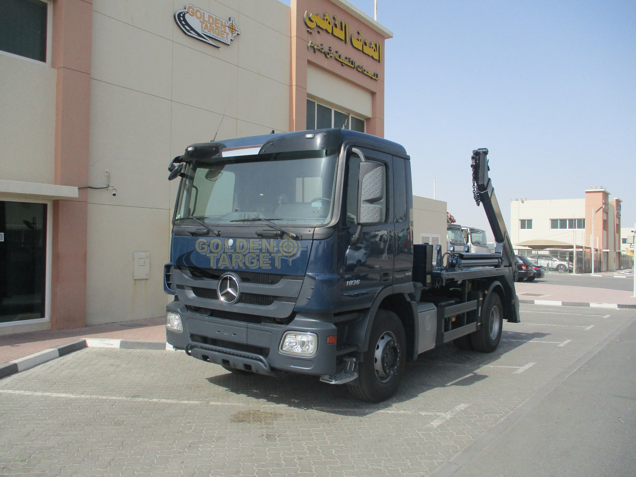 MERCEDES-BENZ Actros 1836 4x2 Skip Loader - Camion multibenne: photos 2 MERCEDES-BENZ Actros 1836 4x2 Skip Loader - Camion multibenne: photos 2