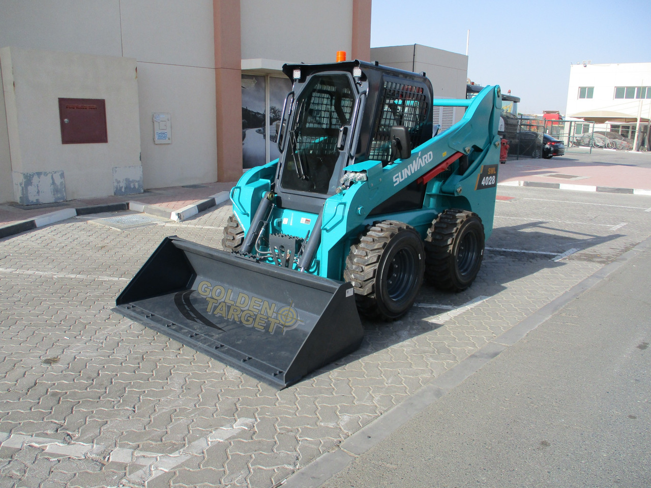 SUNWARD SWL4028 Skid Steer Loader - Mini chargeuse: photos 2 SUNWARD SWL4028 Skid Steer Loader - Mini chargeuse: photos 2