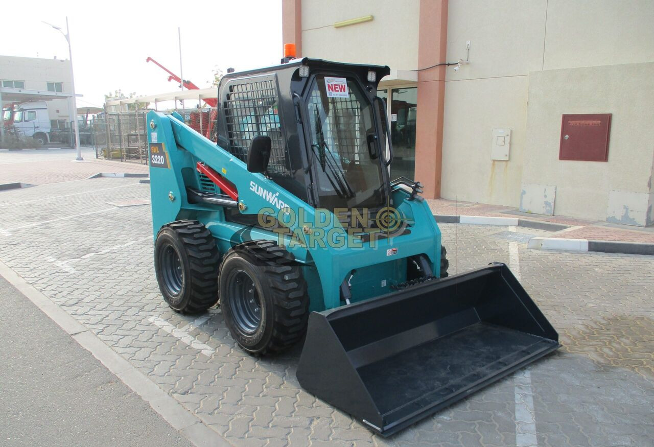 Sunward 3220 Skid Steer Loader - Mini chargeuse: photos 1 Sunward 3220 Skid Steer Loader - Mini chargeuse: photos 1