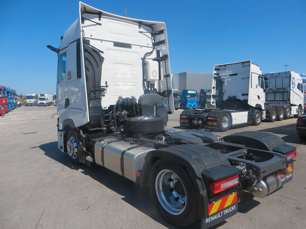 Renault T520 HSC 4x2Tractor mega NEW!! TOP EQUIPMENT - Tracteur routier: photos 4 Renault T520 HSC 4x2Tractor mega NEW!! TOP EQUIPMENT - Tracteur routier: photos 4