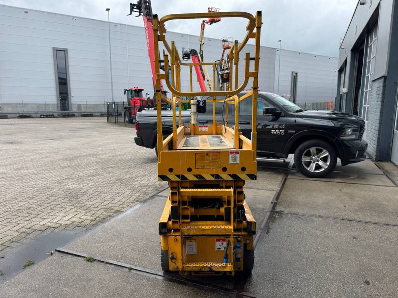Haulotte Compact 10 N - Nacelle ciseaux: photos 2 Haulotte Compact 10 N - Nacelle ciseaux: photos 2