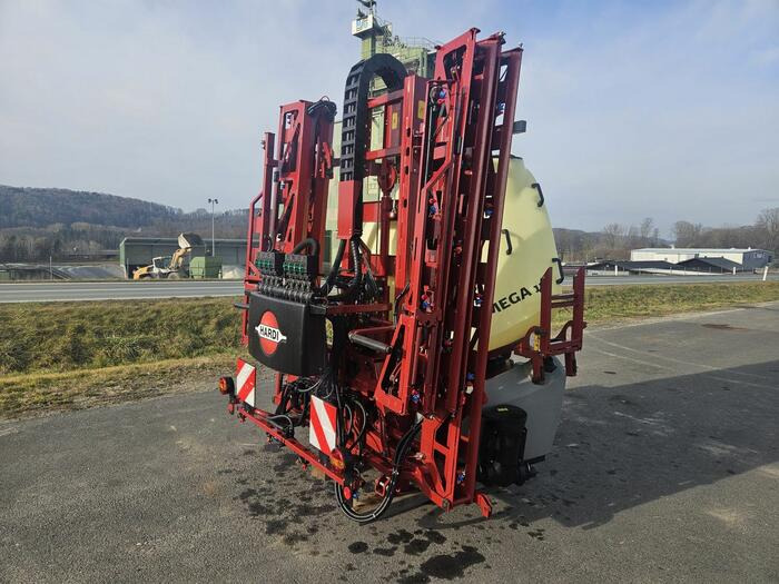 Hardi MEGA 1200 - Pulvé porté: photos 3 Hardi MEGA 1200 - Pulvé porté: photos 3