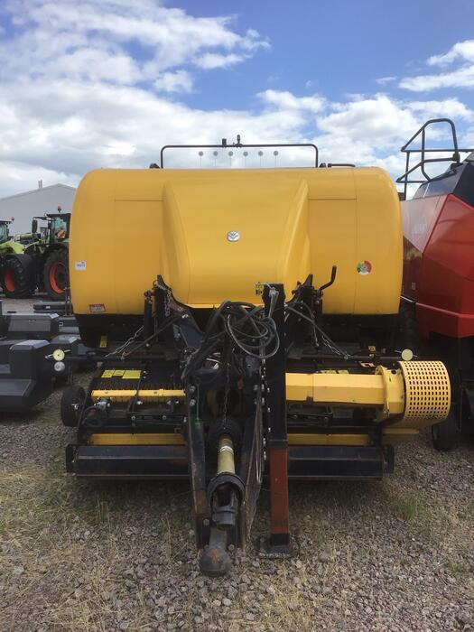 New Holland BB 9080 R - Presse à balles cubiques: photos 2 New Holland BB 9080 R - Presse à balles cubiques: photos 2