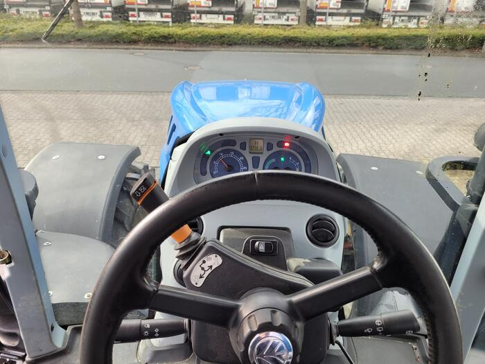 New Holland T 7.290 - Tracteur agricole: photos 5 New Holland T 7.290 - Tracteur agricole: photos 5