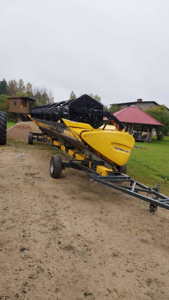 New Holland CR 9.90  - Moissonneuse-batteuse: photos 5 New Holland CR 9.90  - Moissonneuse-batteuse: photos 5