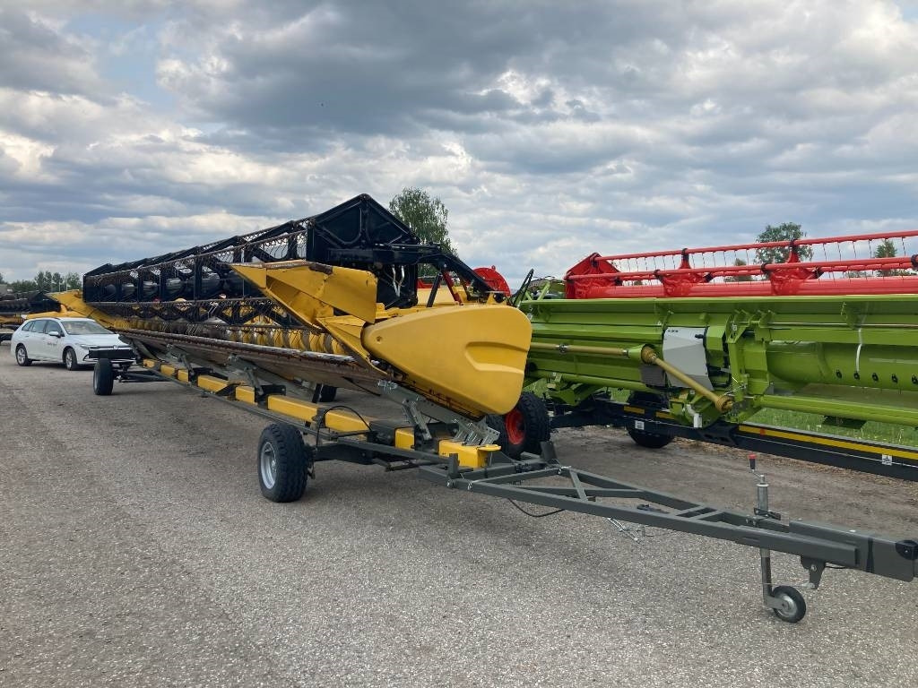 New Holland Varifeed 41V - Accessoire de matériels de récolte: photos 5 New Holland Varifeed 41V - Accessoire de matériels de récolte: photos 5