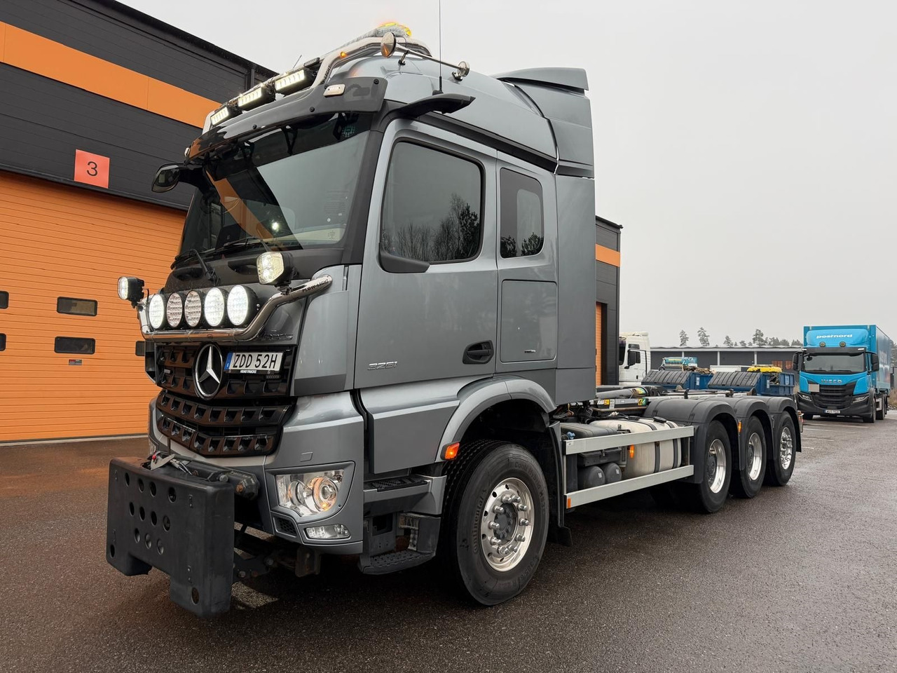 Tridemväxlare Mercedes-Benz Arocs -2022 | JOAB 24 ton | Plogutrustad - Camion ampliroll: photos 1 Tridemväxlare Mercedes-Benz Arocs -2022 | JOAB 24 ton | Plogutrustad - Camion ampliroll: photos 1