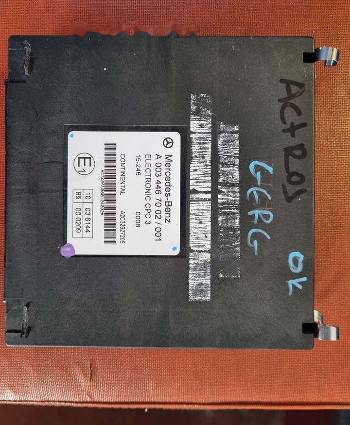 Continental ELECTRONIC CPC 3 A 0044465602 Mercedes-Benz ACTROS MP4 EURO 6 - Bloc de gestion pour Camion: photos 3 Continental ELECTRONIC CPC 3 A 0044465602 Mercedes-Benz ACTROS MP4 EURO 6 - Bloc de gestion pour Camion: photos 3