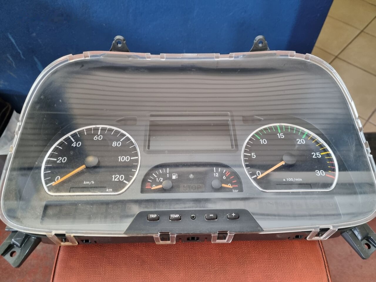 Daimler-Benz AXOR EURO 5 A0054468321 Mercedes-Benz AXOR EURO 5 - Panel de instrumentos pour Camion: photos 1 Daimler-Benz AXOR EURO 5 A0054468321 Mercedes-Benz AXOR EURO 5 - Panel de instrumentos pour Camion: photos 1