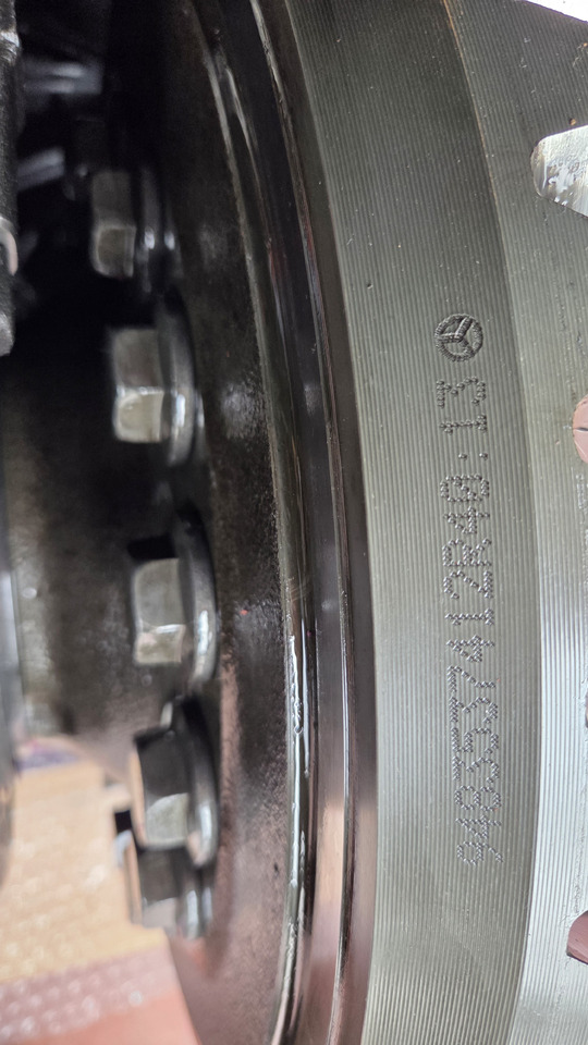 MERCEDES-BENZ ACTROS MP3 RADIO 40-13 - Moteur de translation pour Camion: photos 4 MERCEDES-BENZ ACTROS MP3 RADIO 40-13 - Moteur de translation pour Camion: photos 4