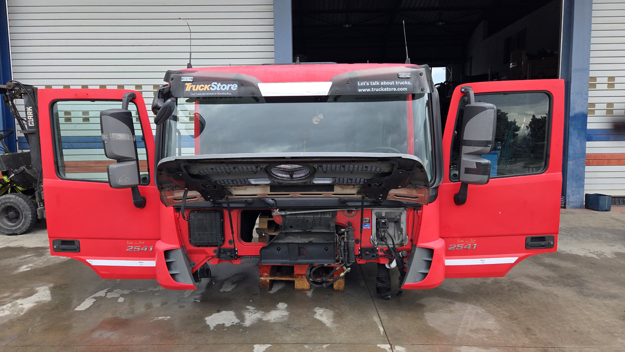 MERCEDES-BENZ CABIN ACTROS MP3 MEDIUM - Cabine pour Camion: photos 5 MERCEDES-BENZ CABIN ACTROS MP3 MEDIUM - Cabine pour Camion: photos 5