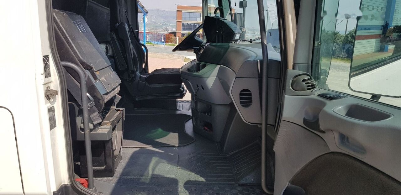 Cabine pour Camion Mercedes-Benz ACTROS MP2: photos 8