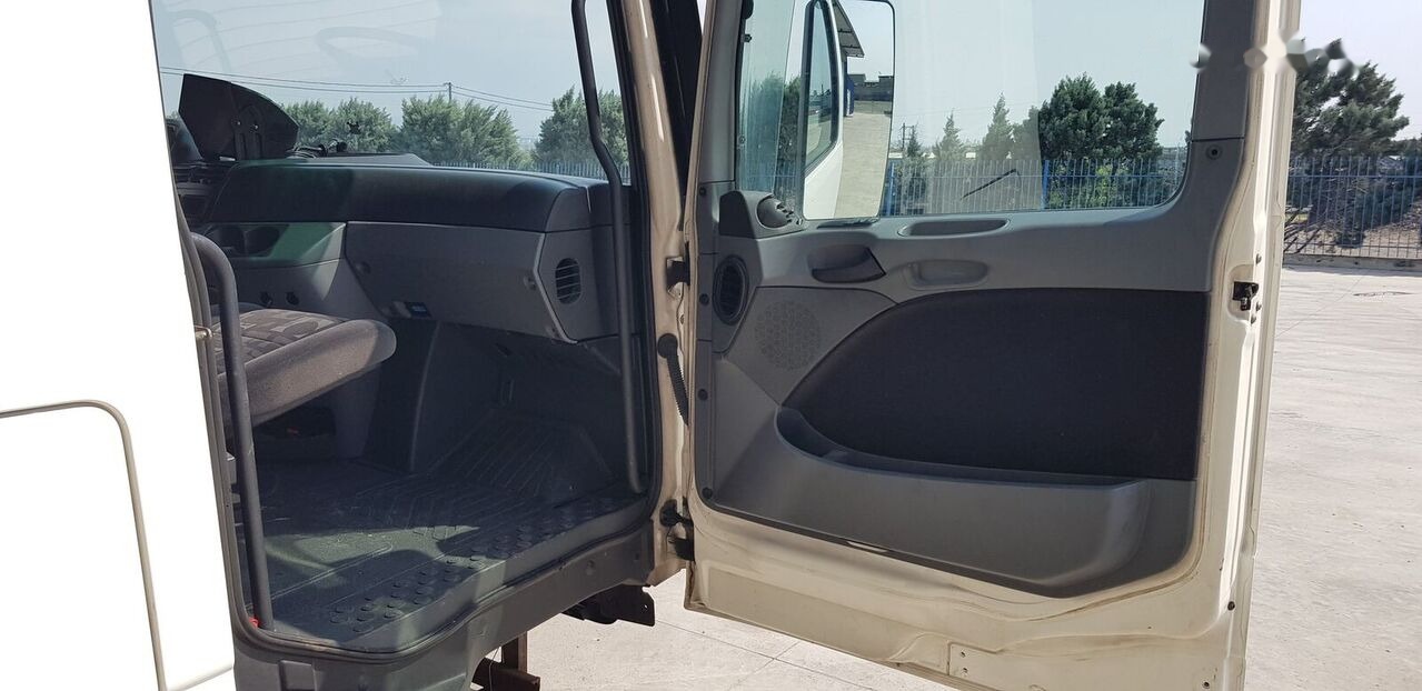 Cabine pour Camion Mercedes-Benz ACTROS MP2: photos 15