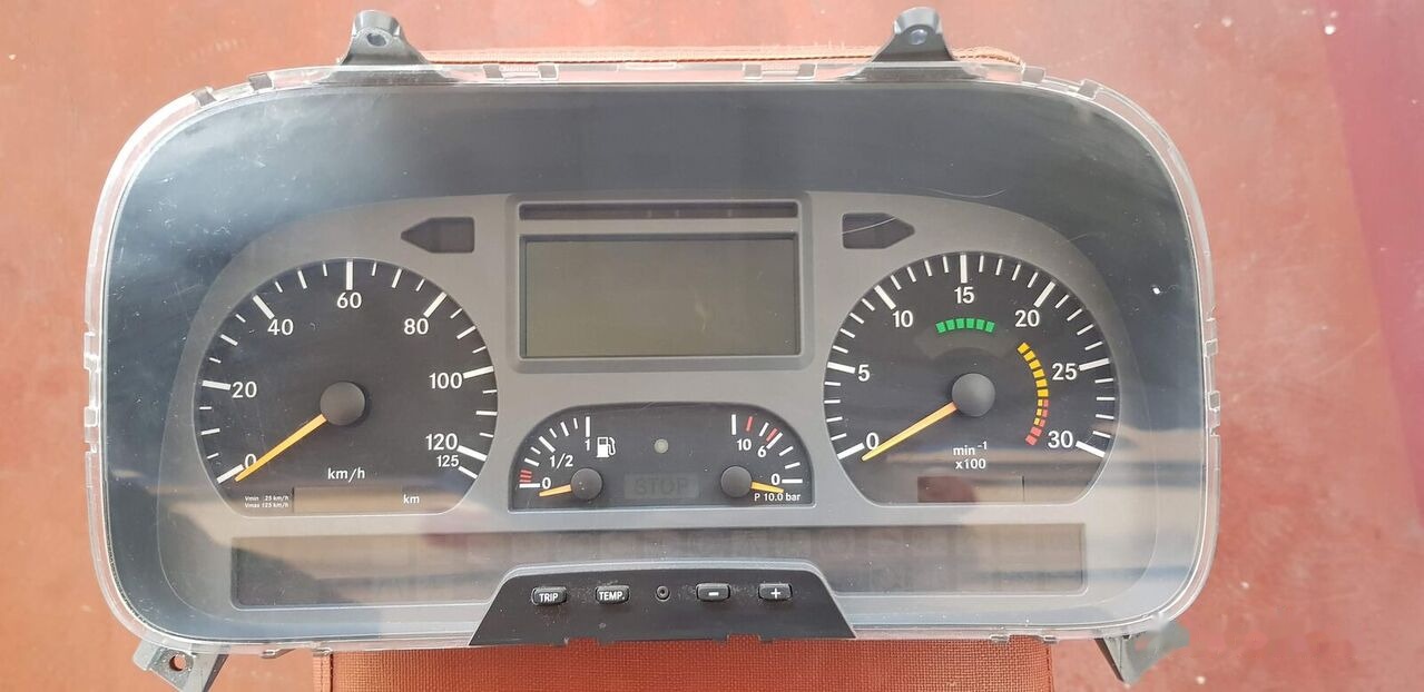Mercedes-Benz ATEGO - Panel de instrumentos pour Camion: photos 2 Mercedes-Benz ATEGO - Panel de instrumentos pour Camion: photos 2