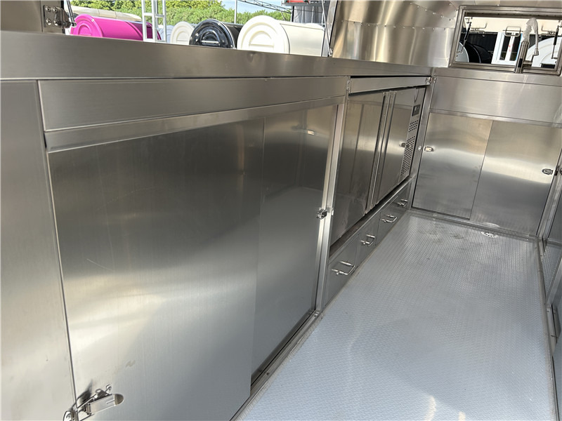 Remorque magasin pour transport de la nourriture European Food Truck Crepe,Burger,Grilled Sausage,Lángos Food Trailer: photos 10