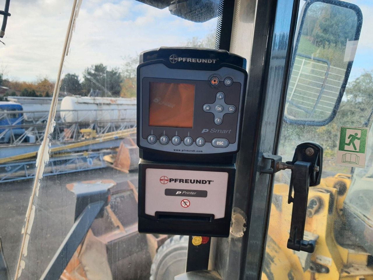 New Holland W270 B Radlader mit Waage - Chargeuse sur pneus: photos 5 New Holland W270 B Radlader mit Waage - Chargeuse sur pneus: photos 5
