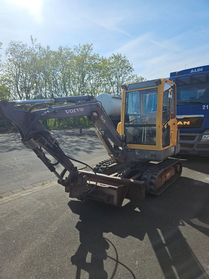 Volvo EC30 - Mini pelle: photos 1 Volvo EC30 - Mini pelle: photos 1