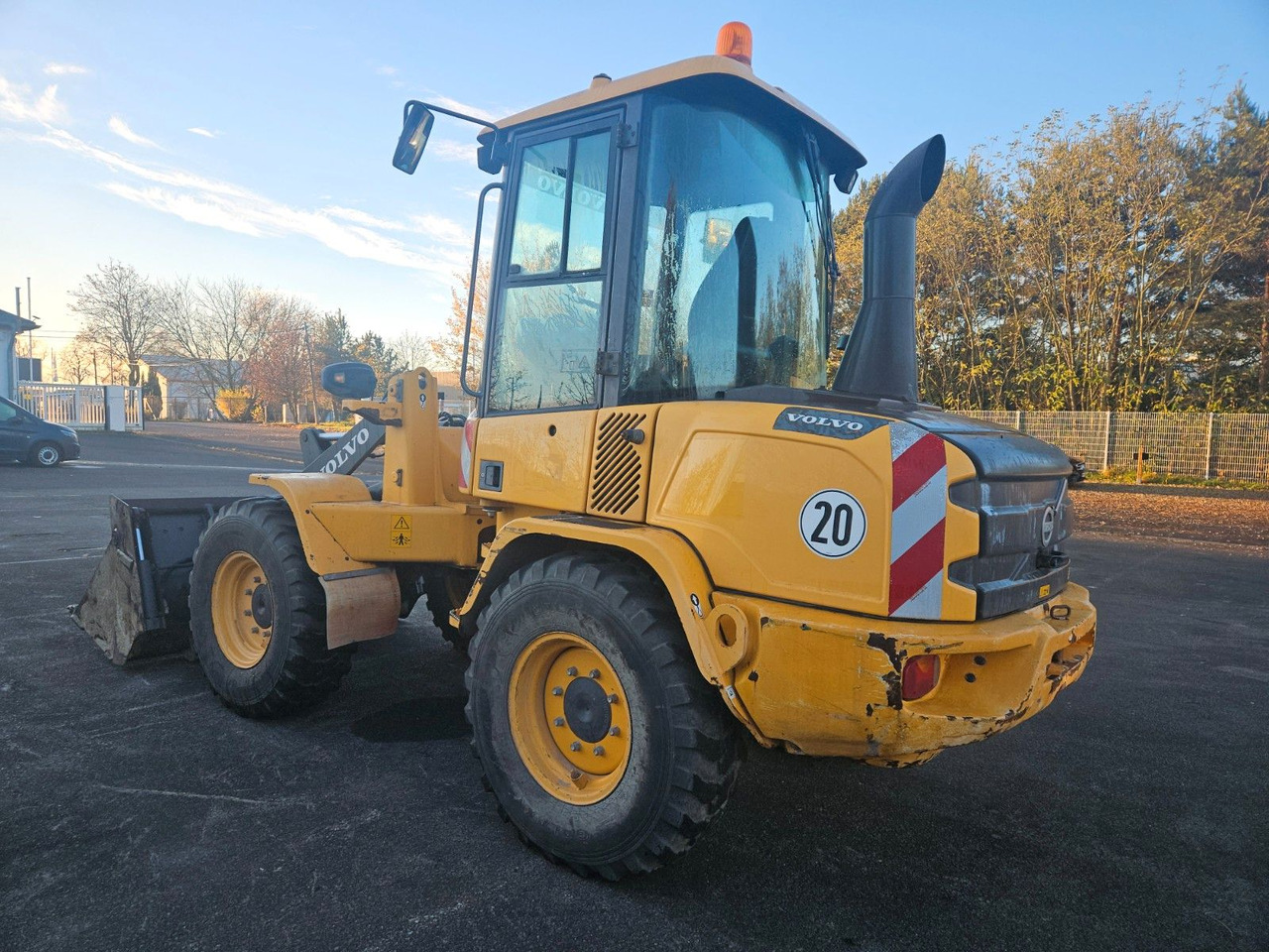 Volvo L30G Radlader mit Klappschaufel - Chargeuse sur pneus: photos 4 Volvo L30G Radlader mit Klappschaufel - Chargeuse sur pneus: photos 4