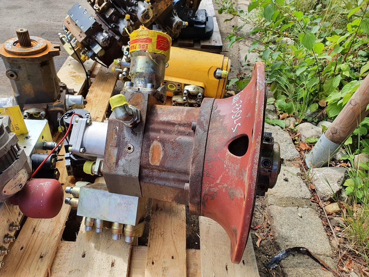 Furukawa 738 LS / Linde - Pompe hydraulique pour Engins de chantier: photos 1 Furukawa 738 LS / Linde - Pompe hydraulique pour Engins de chantier: photos 1